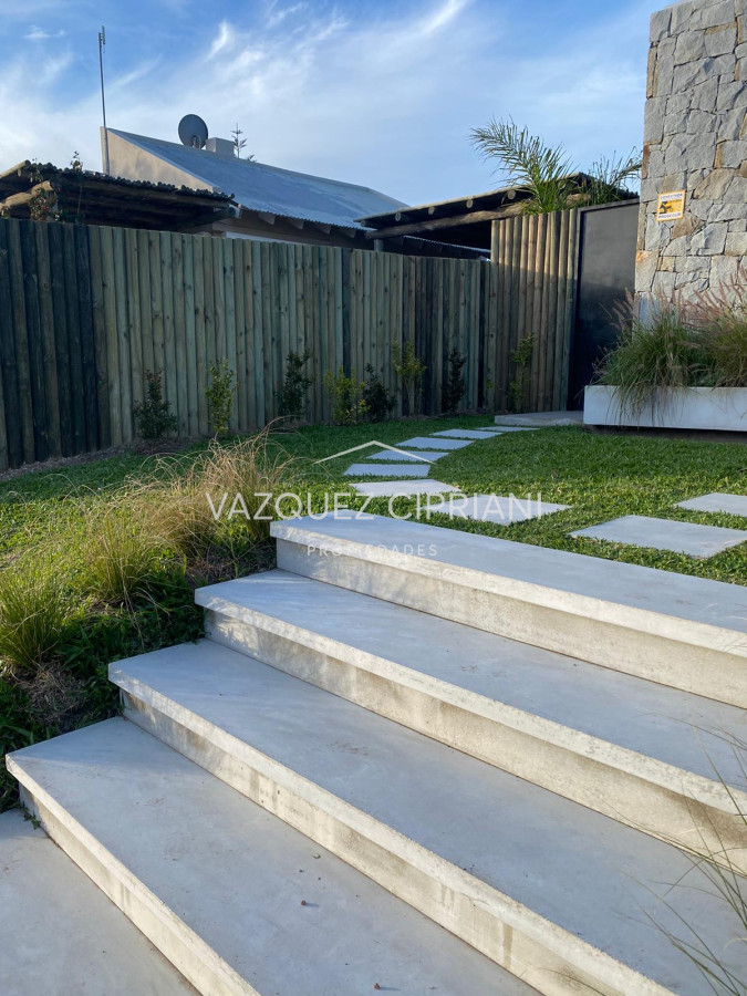 Casa ID.74 - Venta casa de 4 dormitorios en Manantiales 