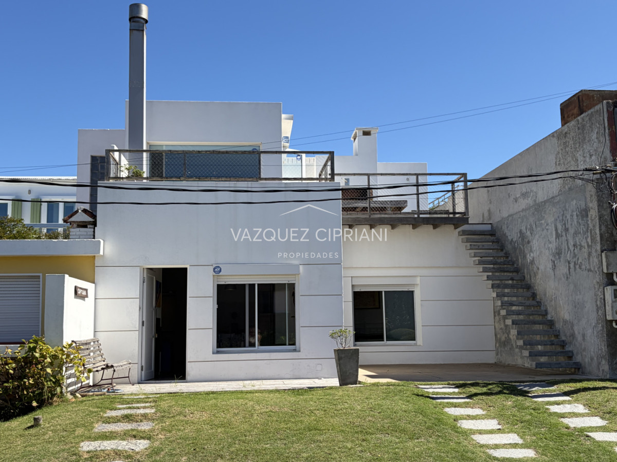 Casa ID.22 - En venta Casa de 3 dormitorios en Manantiales