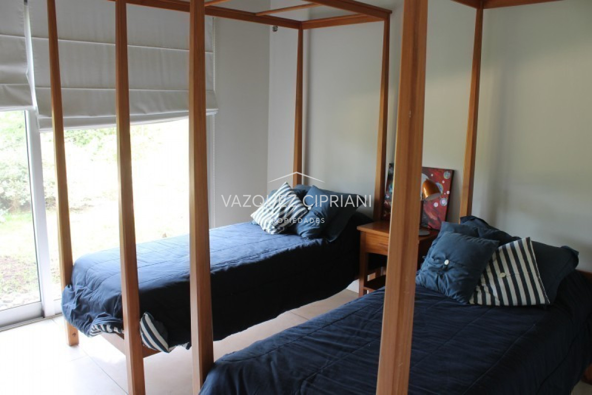 Casa ID.67 - Casa de 4 dormitorios y servicio en Laguna Blanca, alquiler de temporada