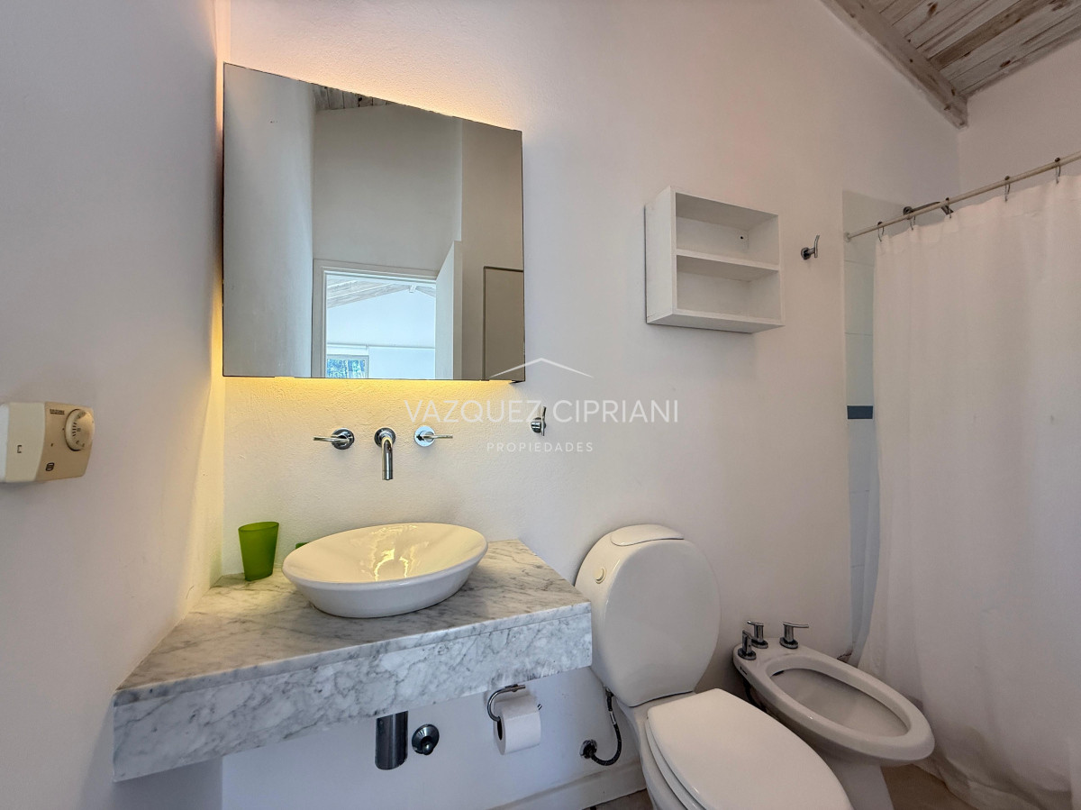 Casa ID.68 - Venta casa en Laguna Blanca de 4 dormitorios Y servicio