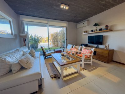 Alquiler apartamento en Manantiales 3 dormitorios 