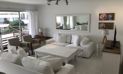 Venta apartamento en Manantiales 3 dormitorios  mas dependencia de servicio