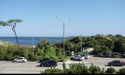 Venta apartamento en Playa Mansa 3 dormitorios