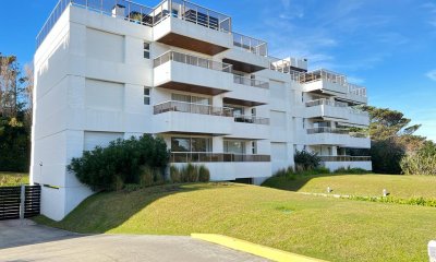 Apartamento de 2 Dormitorios en  playa Brava