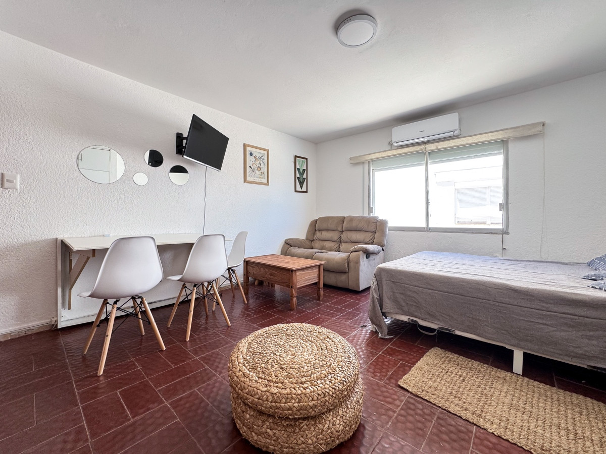Venta y alquier apartamento en Peninsula, monoambiente 