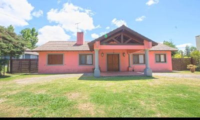 Venta casa de 4 dormitorios en Jardines de Córdoba, Punta del Este
