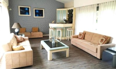 Venta casa 4 dormitorios en Playa Mansa, Punta del Este