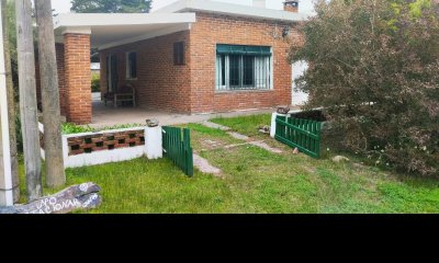 Venta casa en Manantiales 4 dormitorios