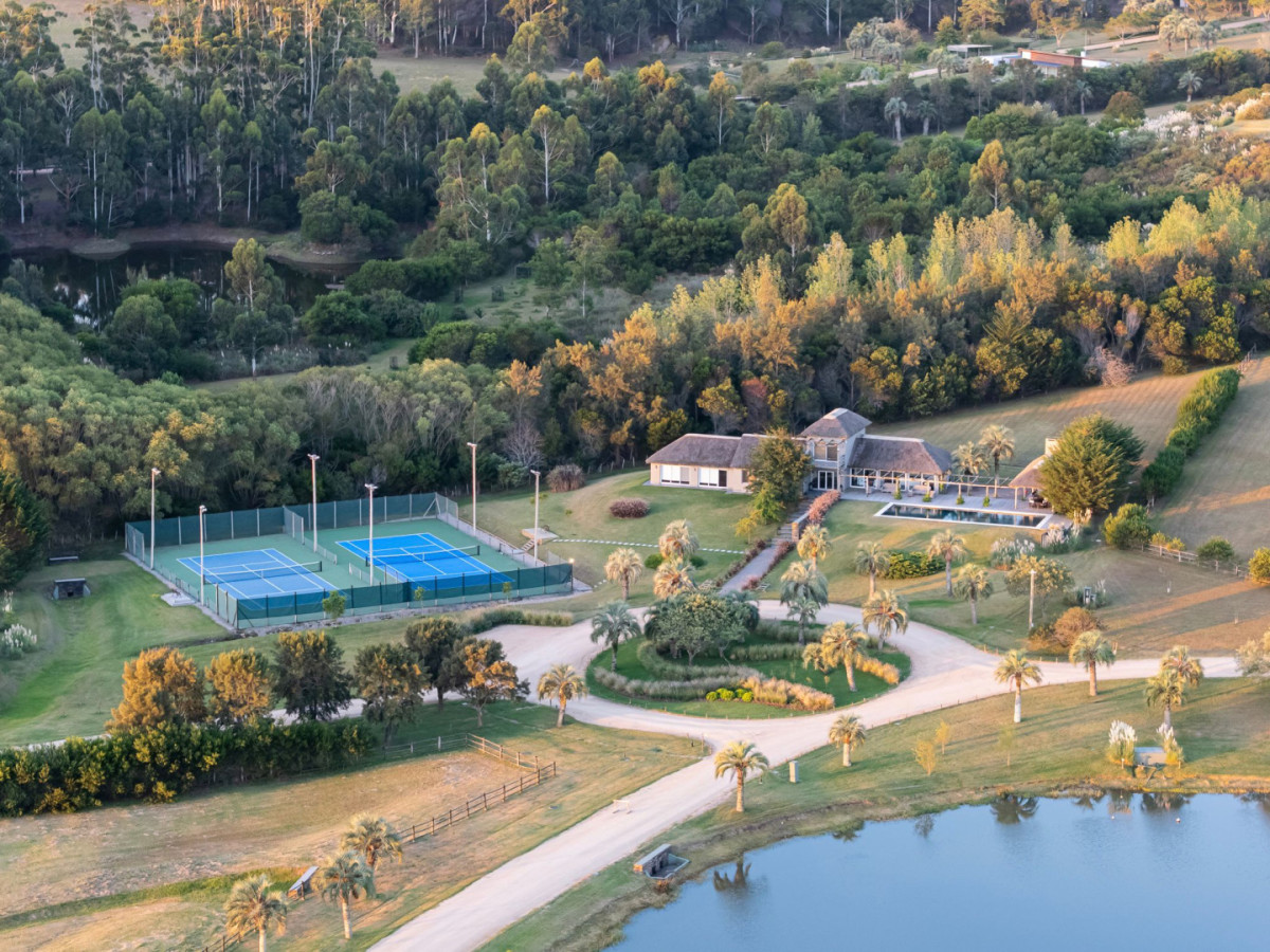 Terreno a la venta en Manantiales , Barrio Privado Laguna Estate