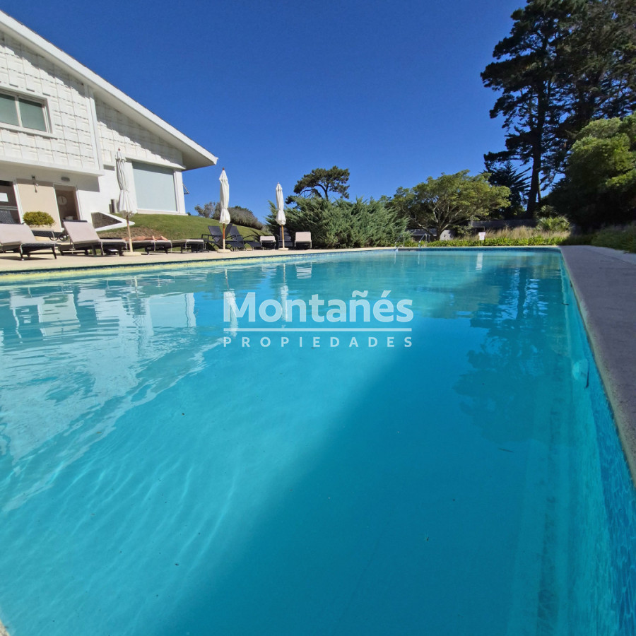 Apartamento ID.10575 - ☀️ VENTA: 1 Dorm y medio. Impecable con Parrillero, Sol y Servicios todo el año.