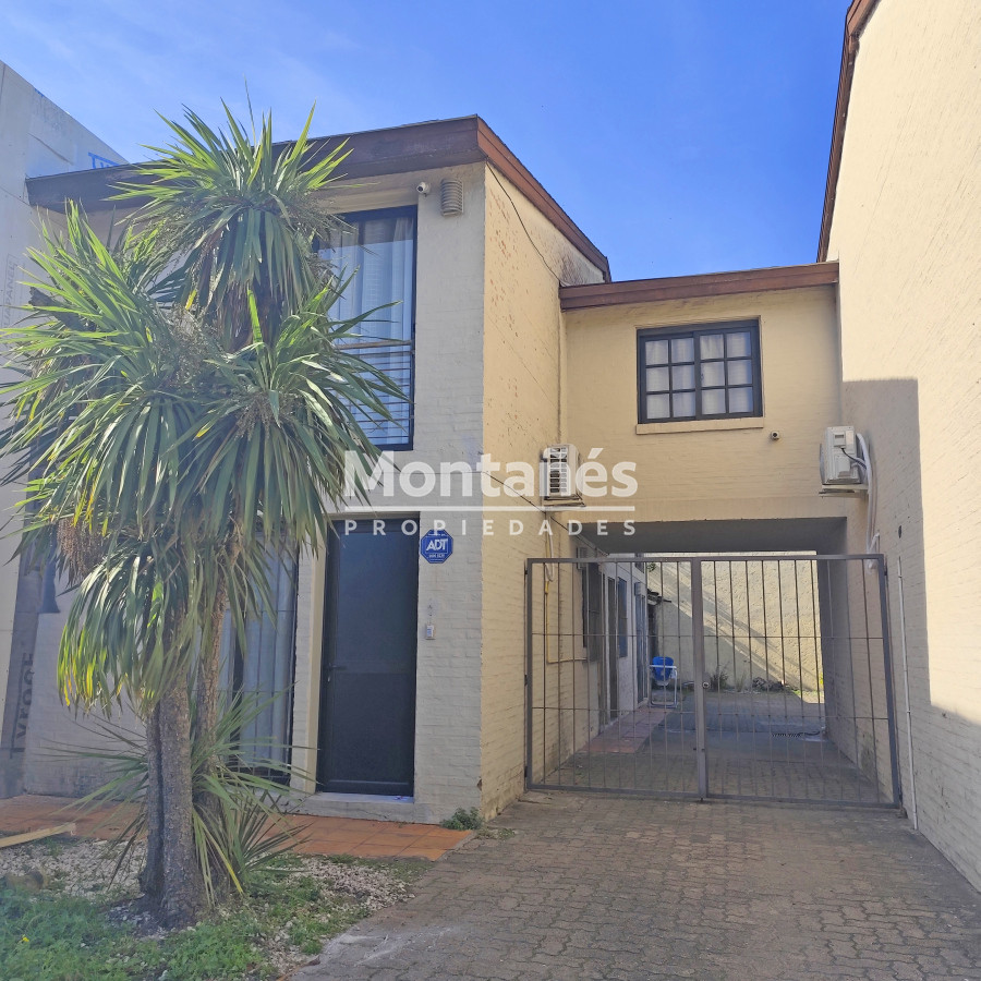 Apartamento ID.10055 - OPORTUNIDAD!!!  Centro - Bloque de 4 apartamentos con muy buena renta.