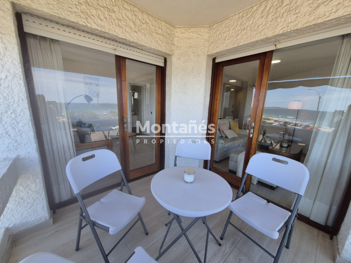 Apartamento ID.10563 - Mansa · Vista directa al mar · 2 dormitorios + cochera