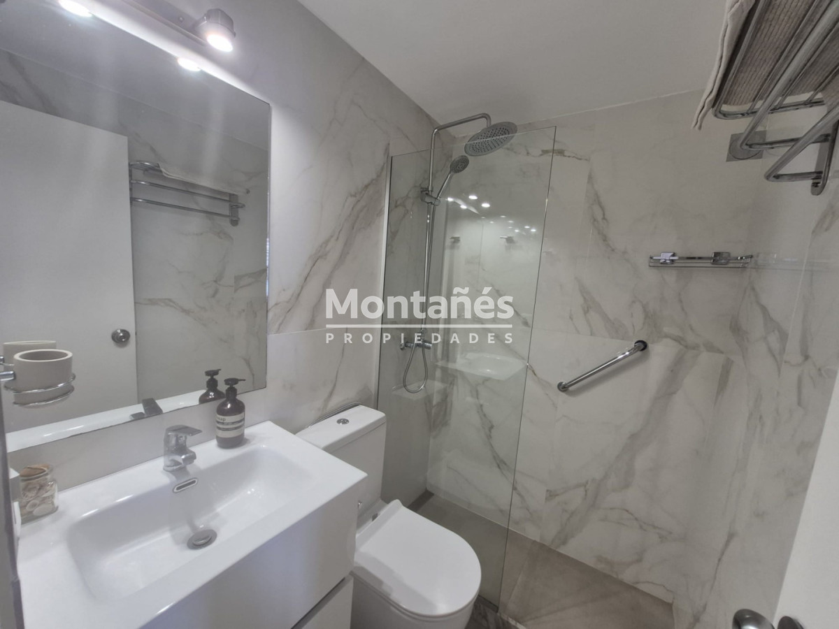 Apartamento ID.10563 - Mansa · Vista directa al mar · 2 dormitorios + cochera