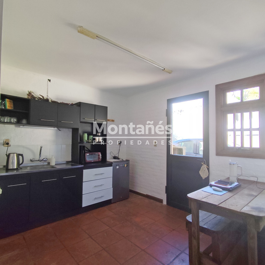 Apartamento ID.10055 - OPORTUNIDAD!!!  Centro - Bloque de 4 apartamentos con muy buena renta.