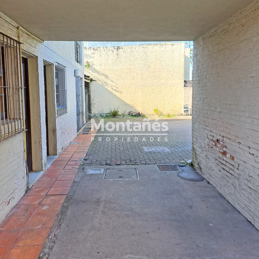 Apartamento ID.10055 - OPORTUNIDAD!!!  Centro - Bloque de 4 apartamentos con muy buena renta.