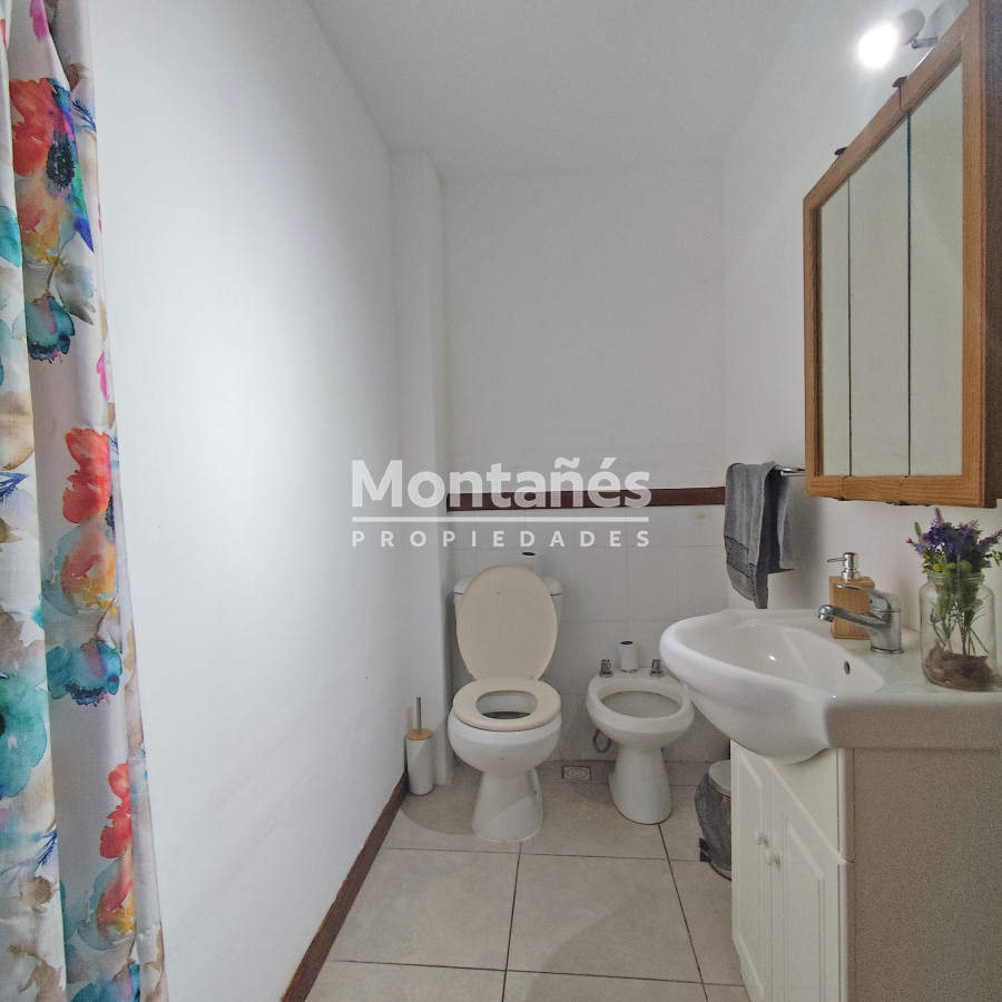 Apartamento ID.10055 - OPORTUNIDAD!!!  Centro - Bloque de 4 apartamentos con muy buena renta.