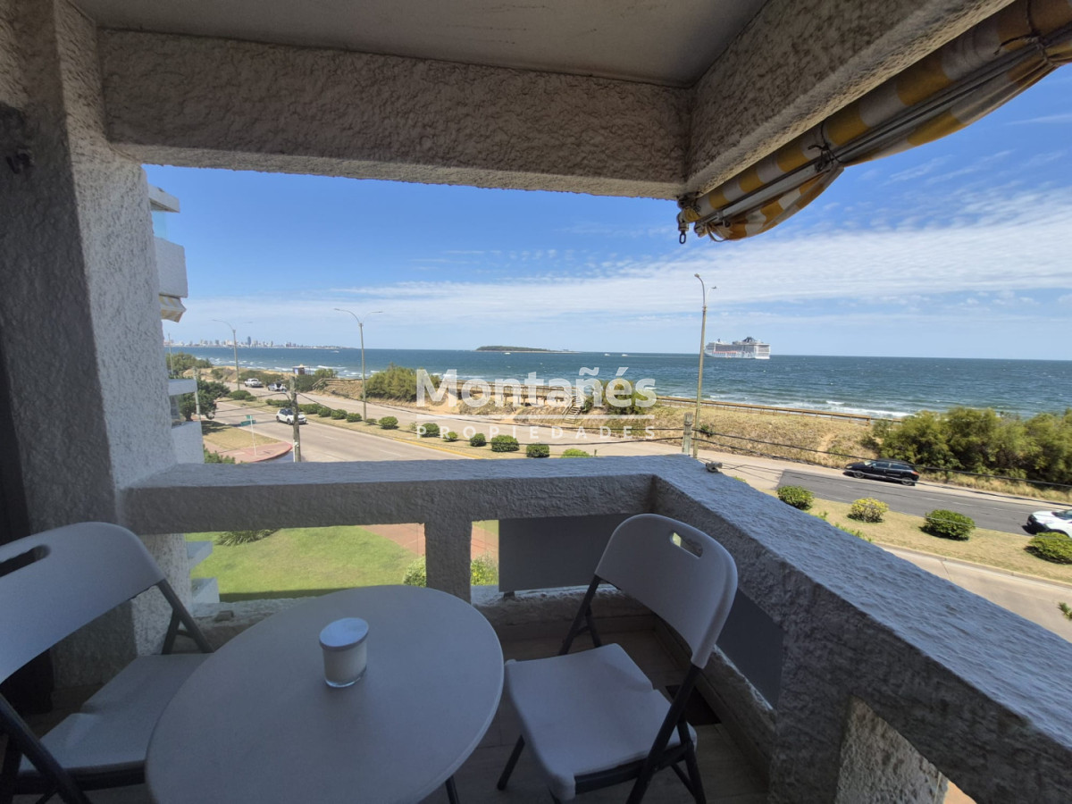 Apartamento ID.10563 - Mansa · Vista directa al mar · 2 dormitorios + cochera