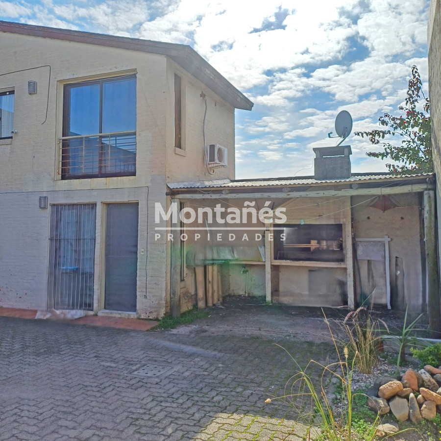 Apartamento ID.10055 - OPORTUNIDAD!!!  Centro - Bloque de 4 apartamentos con muy buena renta.