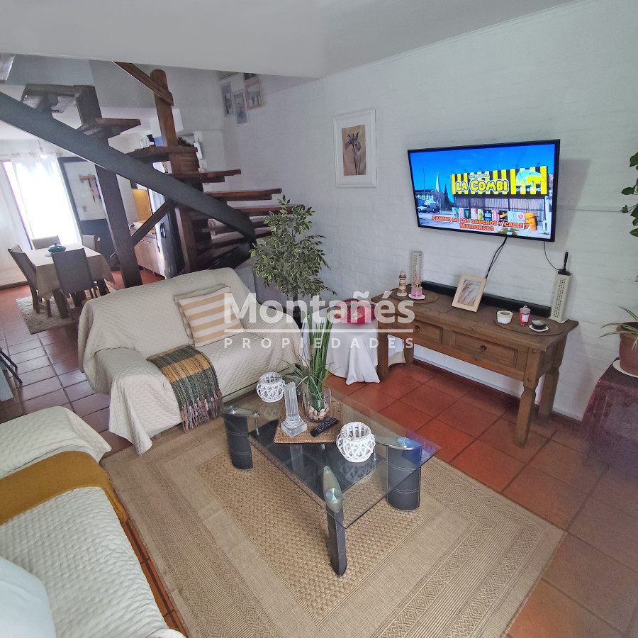 Apartamento ID.10055 - OPORTUNIDAD!!!  Centro - Bloque de 4 apartamentos con muy buena renta.
