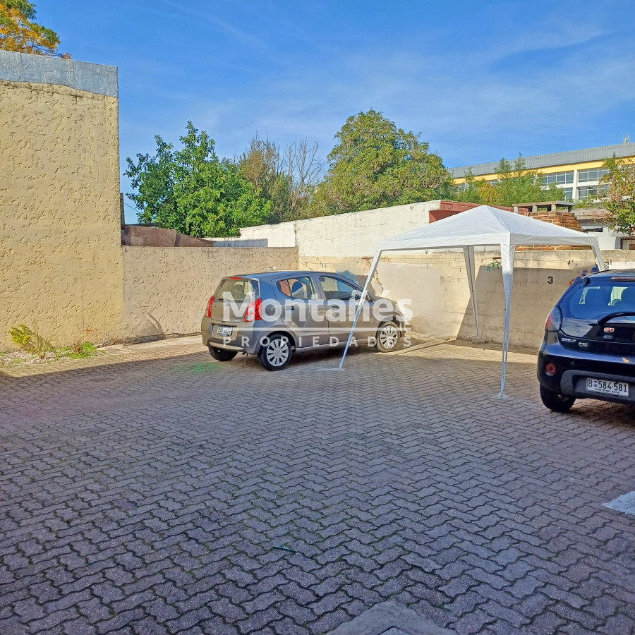 Apartamento ID.10055 - OPORTUNIDAD!!!  Centro - Bloque de 4 apartamentos con muy buena renta.