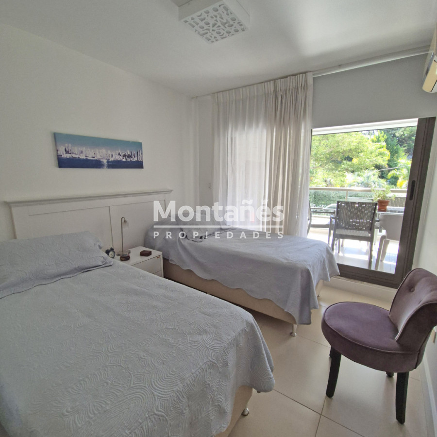 Apartamento ID.10575 - ☀️ VENTA: 1 Dorm y medio. Impecable con Parrillero, Sol y Servicios todo el año.