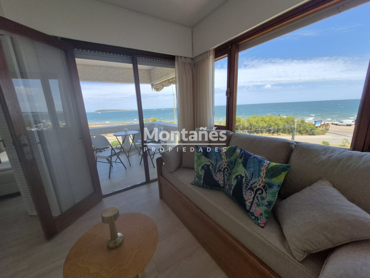 Apartamento ID.10563 - Mansa · Vista directa al mar · 2 dormitorios + cochera