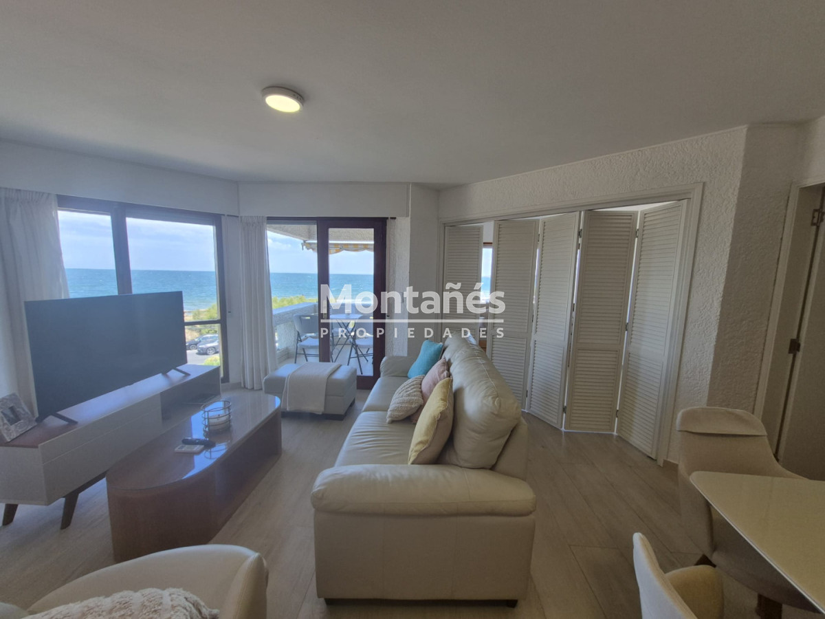 Apartamento ID.10563 - Mansa · Vista directa al mar · 2 dormitorios + cochera