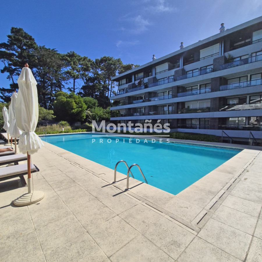 Apartamento ID.10575 - ☀️ VENTA: 1 Dorm y medio. Impecable con Parrillero, Sol y Servicios todo el año.