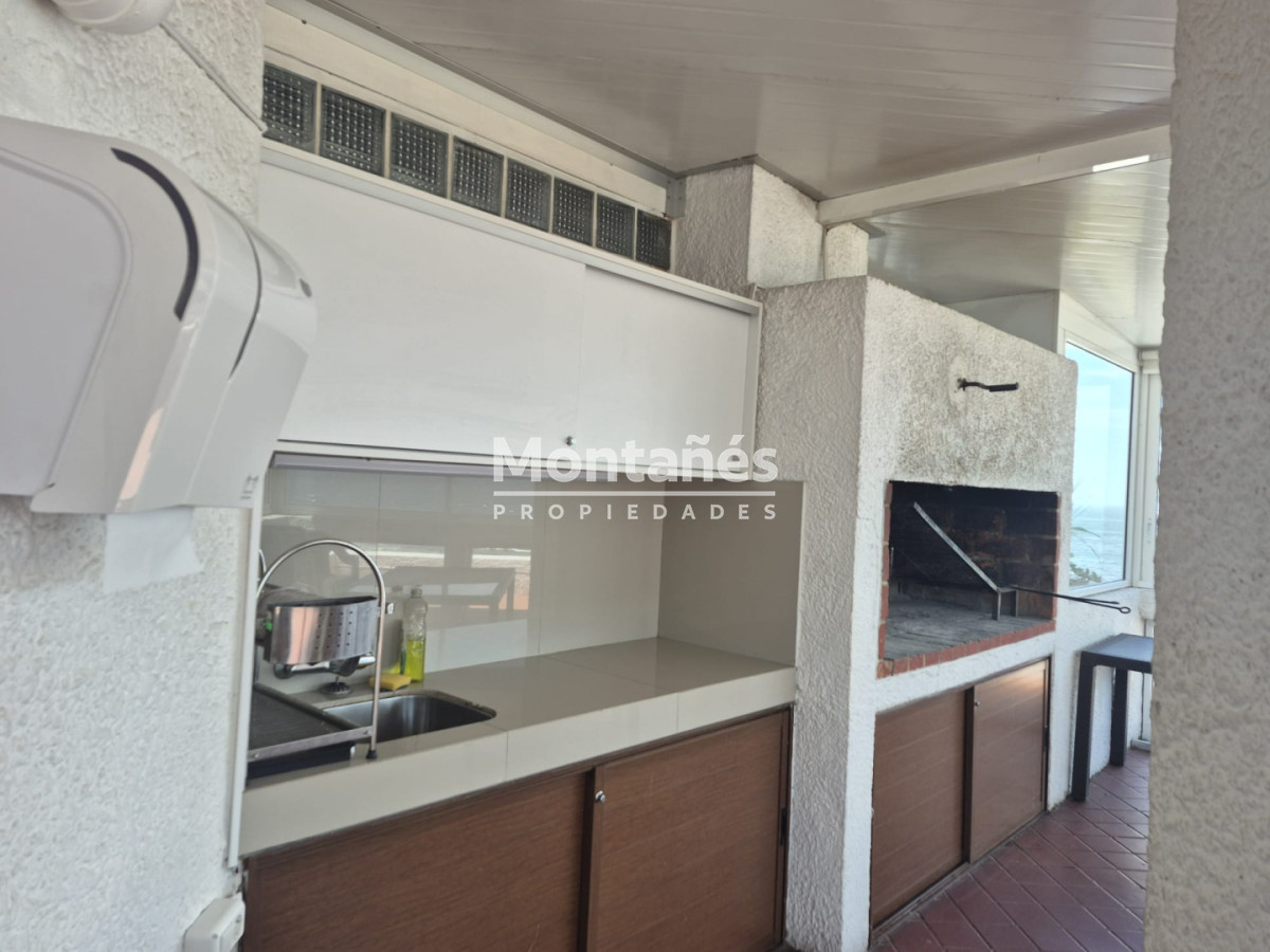 Apartamento ID.10563 - Mansa · Vista directa al mar · 2 dormitorios + cochera