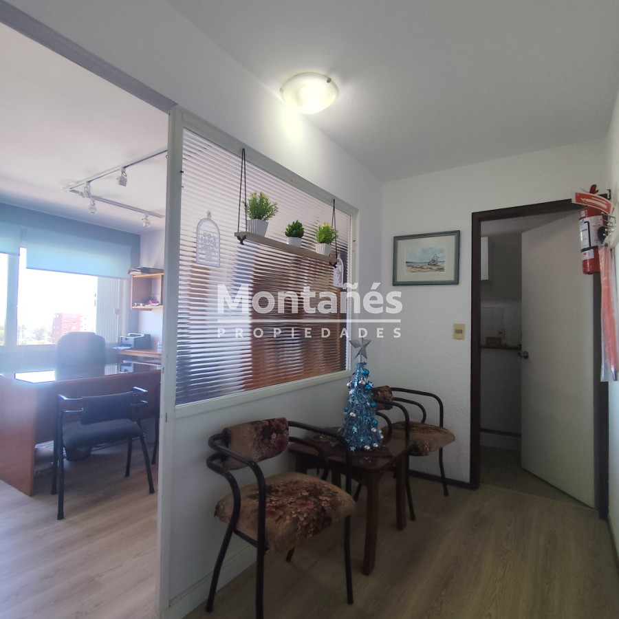 Apartamento ID.10484 - Apartamento en venta a pasos del Centro de Maldonado, apto varios destinos !!