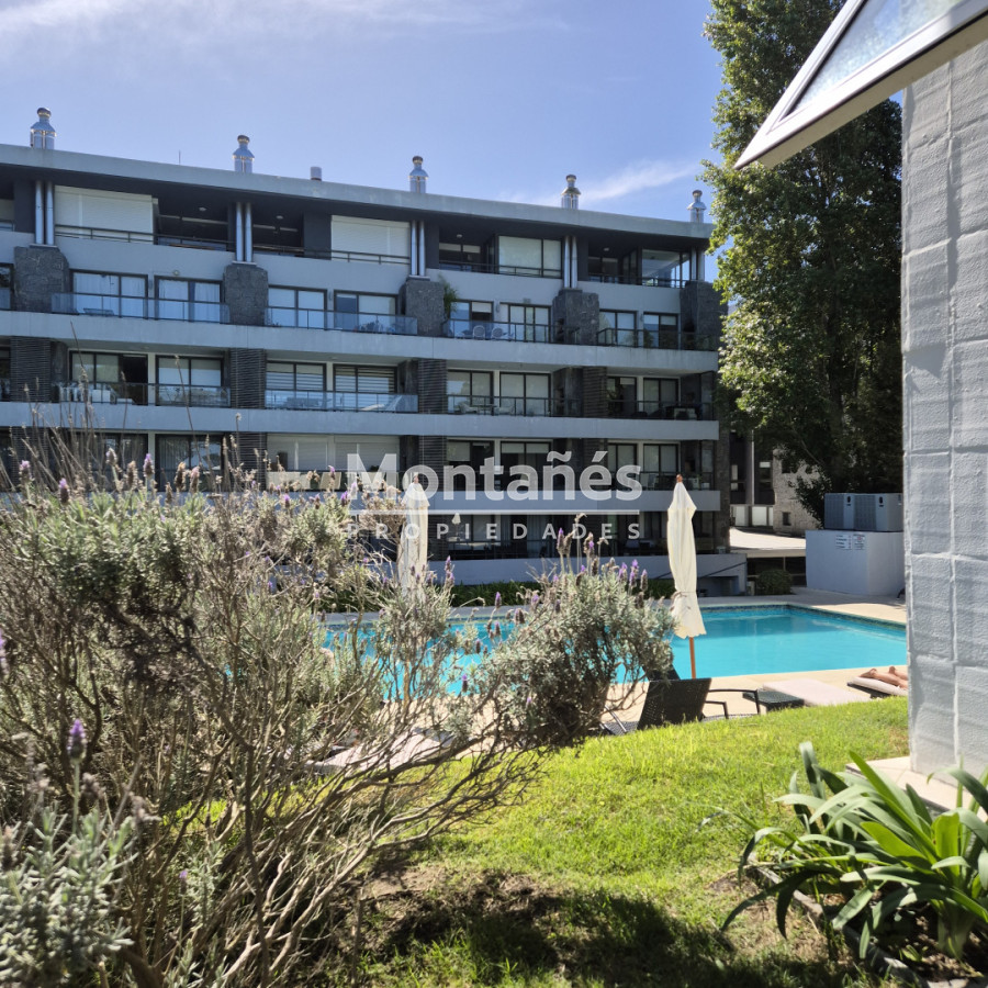 Apartamento ID.10575 - ☀️ VENTA: 1 Dorm y medio. Impecable con Parrillero, Sol y Servicios todo el año.