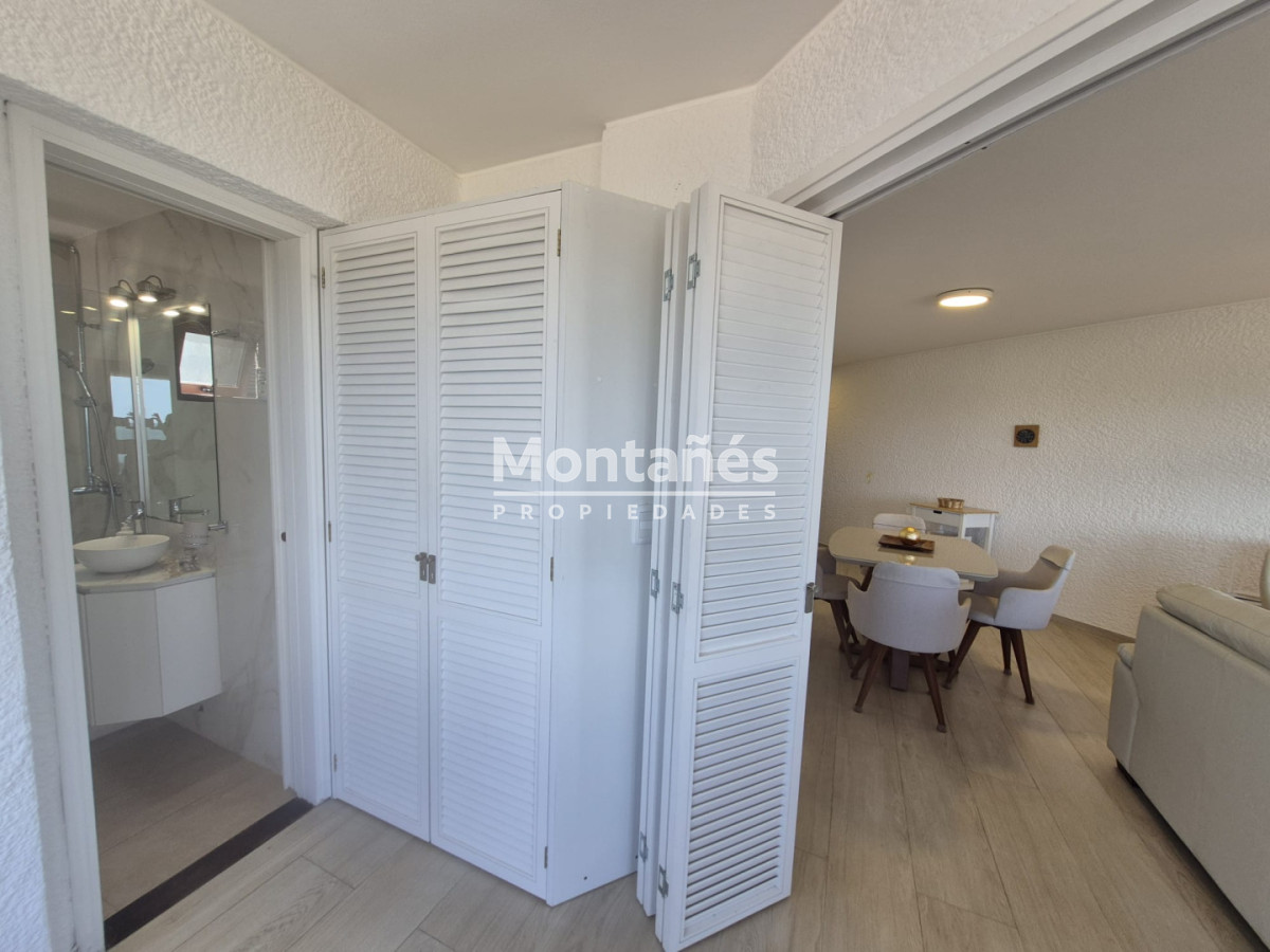Apartamento ID.10563 - Mansa · Vista directa al mar · 2 dormitorios + cochera