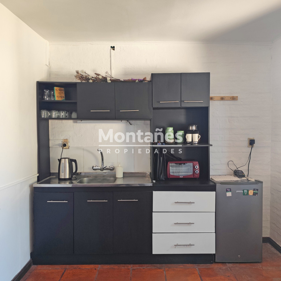 Apartamento ID.10055 - OPORTUNIDAD!!!  Centro - Bloque de 4 apartamentos con muy buena renta.