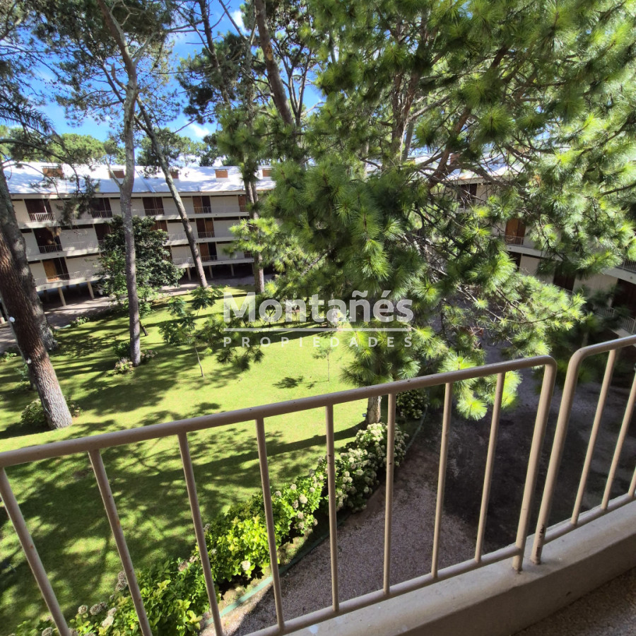 Apartamento ID.10570 - 🏡 Invertí en Verde: Dúplex en Arcobaleno con Piscina y Garage