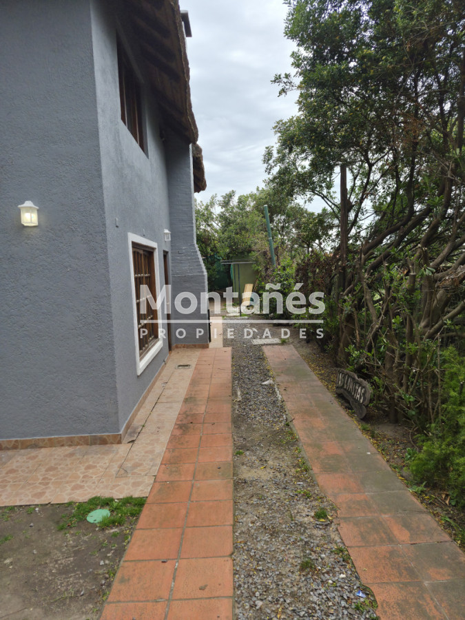 Casa ID.10657 - Aqluiler anual: Casa quincho a 150 mt del mar Pda 37 mansa.