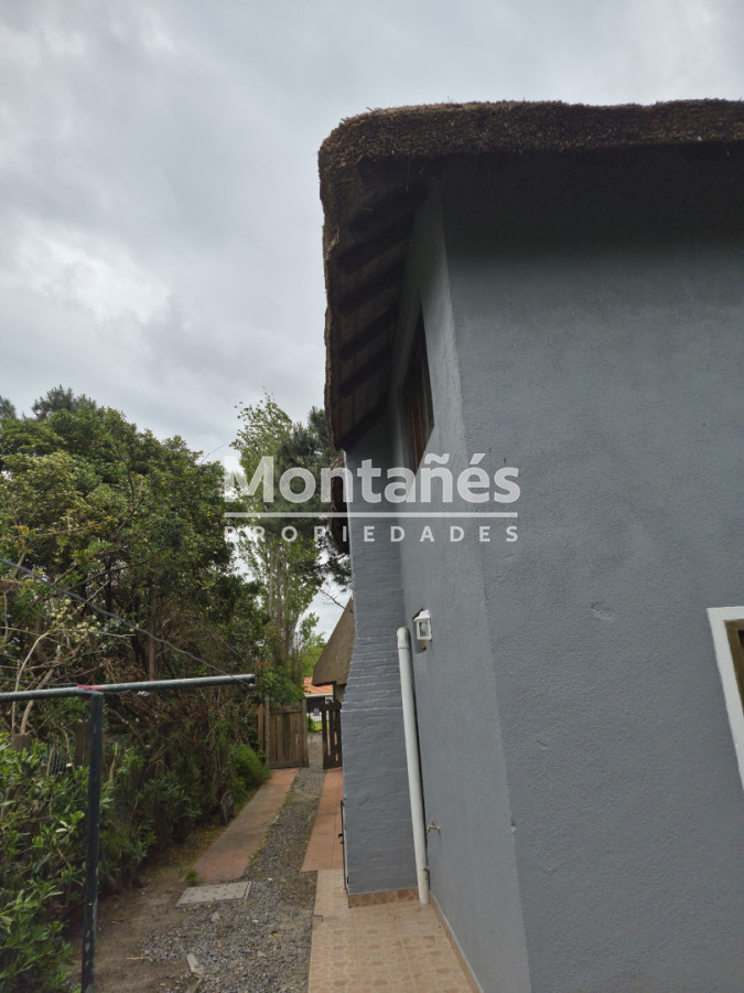 Casa ID.10657 - Aqluiler anual: Casa quincho a 150 mt del mar Pda 37 mansa.