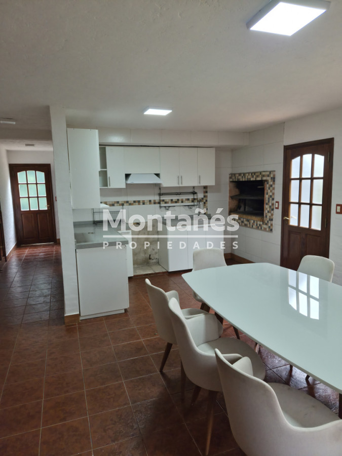 Casa ID.10657 - Aqluiler anual: Casa quincho a 150 mt del mar Pda 37 mansa.