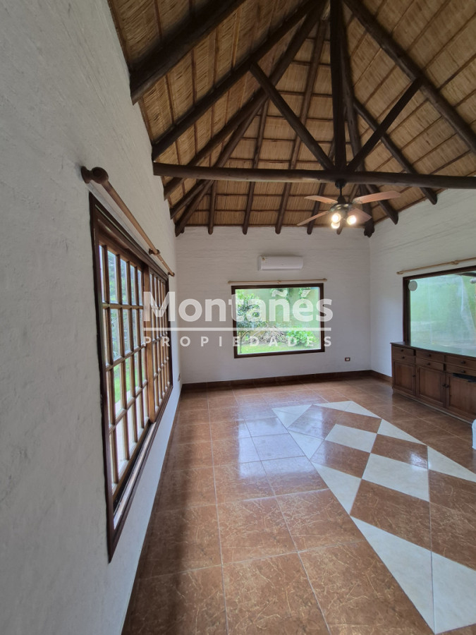Casa ID.10657 - Aqluiler anual: Casa quincho a 150 mt del mar Pda 37 mansa.