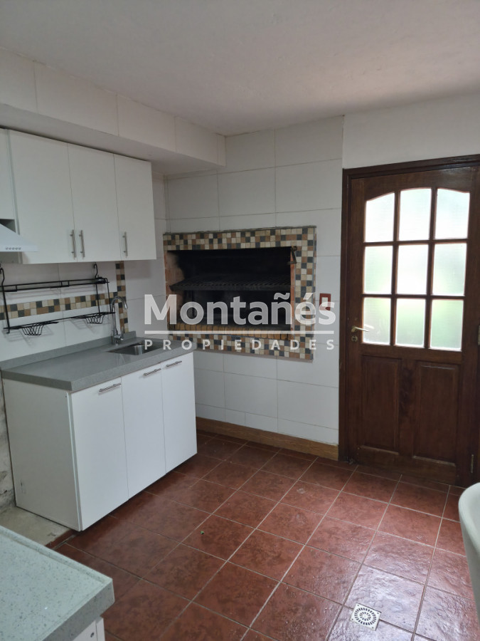 Casa ID.10657 - Aqluiler anual: Casa quincho a 150 mt del mar Pda 37 mansa.