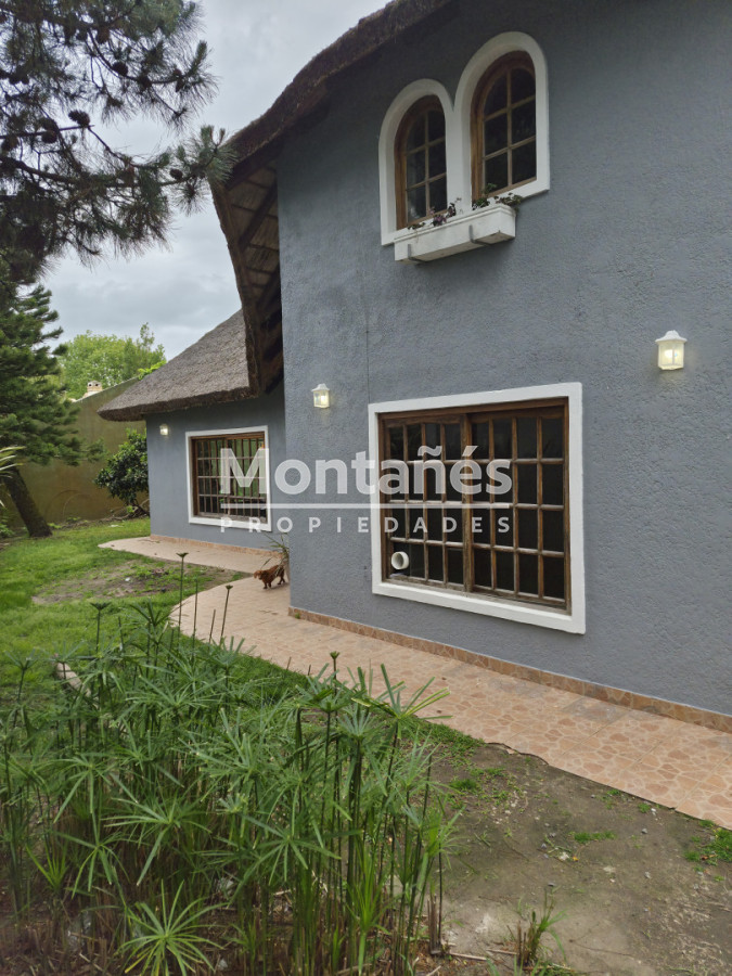 Casa ID.10657 - Aqluiler anual: Casa quincho a 150 mt del mar Pda 37 mansa.