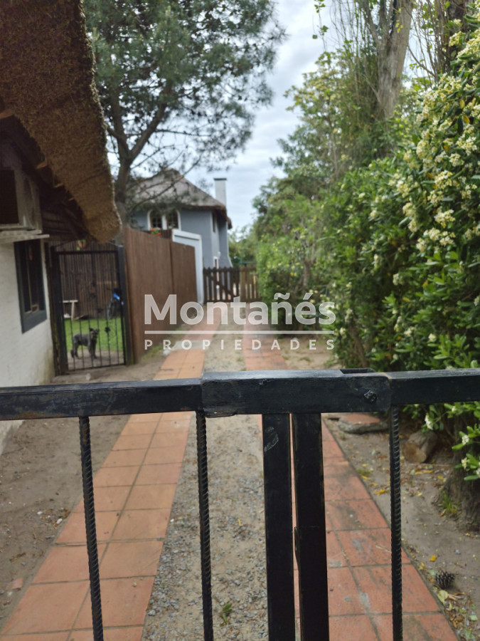 Casa ID.10657 - Aqluiler anual: Casa quincho a 150 mt del mar Pda 37 mansa.