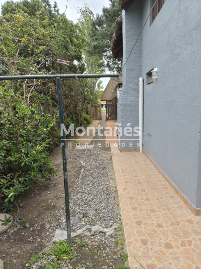 Casa ID.10657 - Aqluiler anual: Casa quincho a 150 mt del mar Pda 37 mansa.