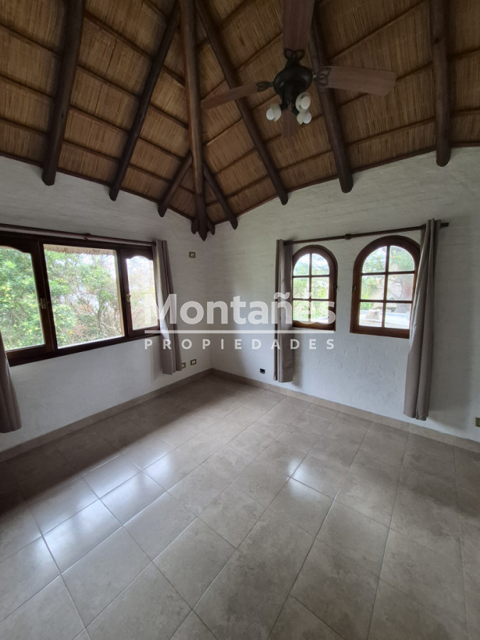 Casa ID.10657 - Aqluiler anual: Casa quincho a 150 mt del mar Pda 37 mansa.