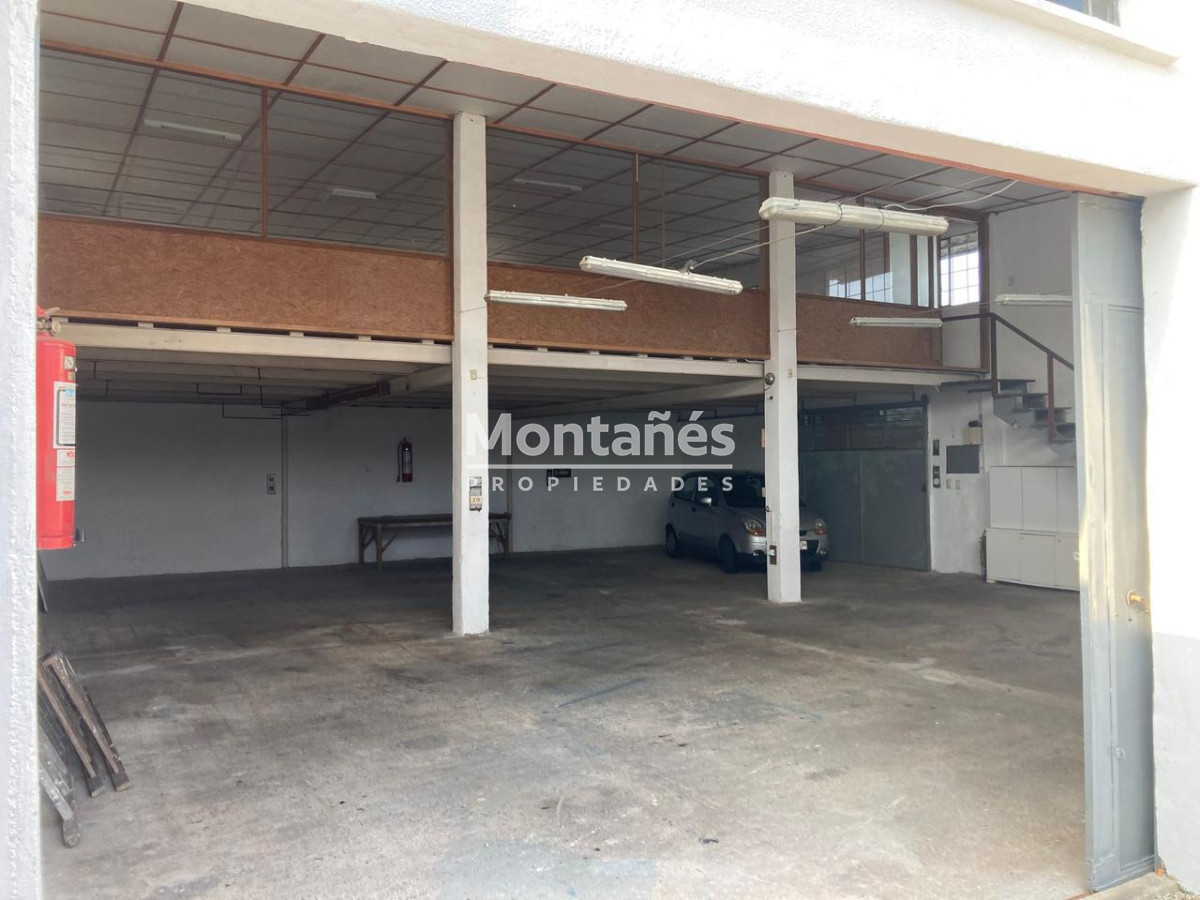 Galpón ID.10258 - Excepcional Galpón barrio La Sonrisa con muy buena ubicación.