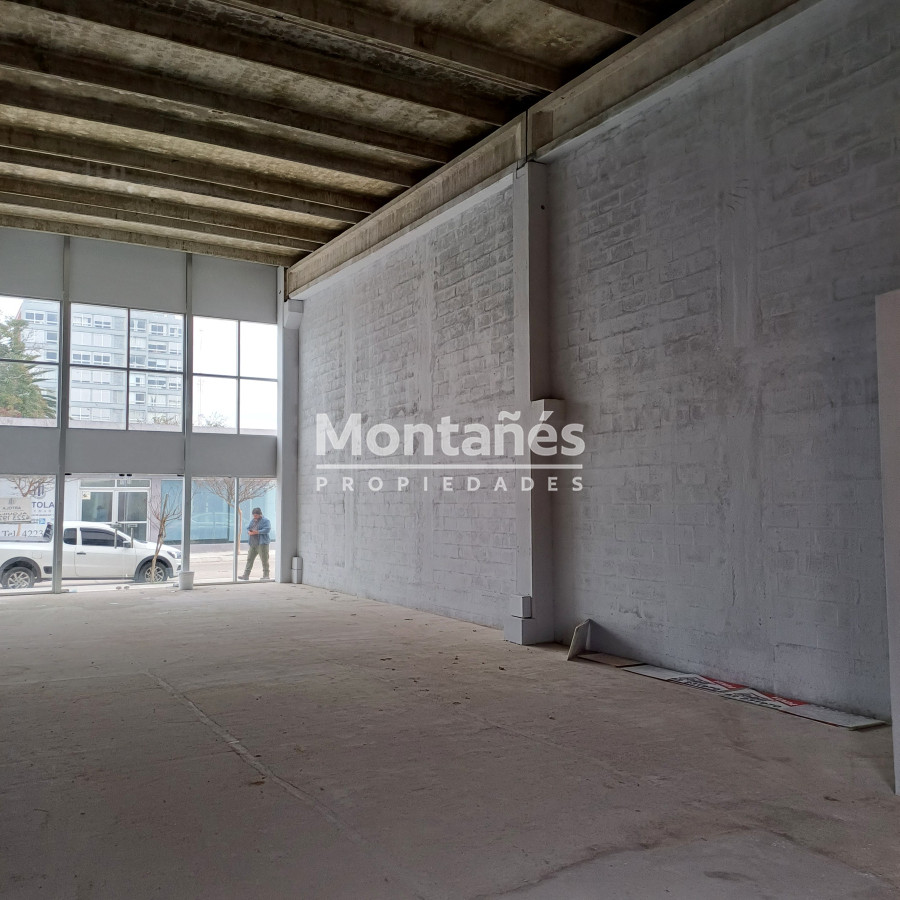 Local Comercial ID.10257 - Espectaculares Locales Comerciales en Alquiler!!!