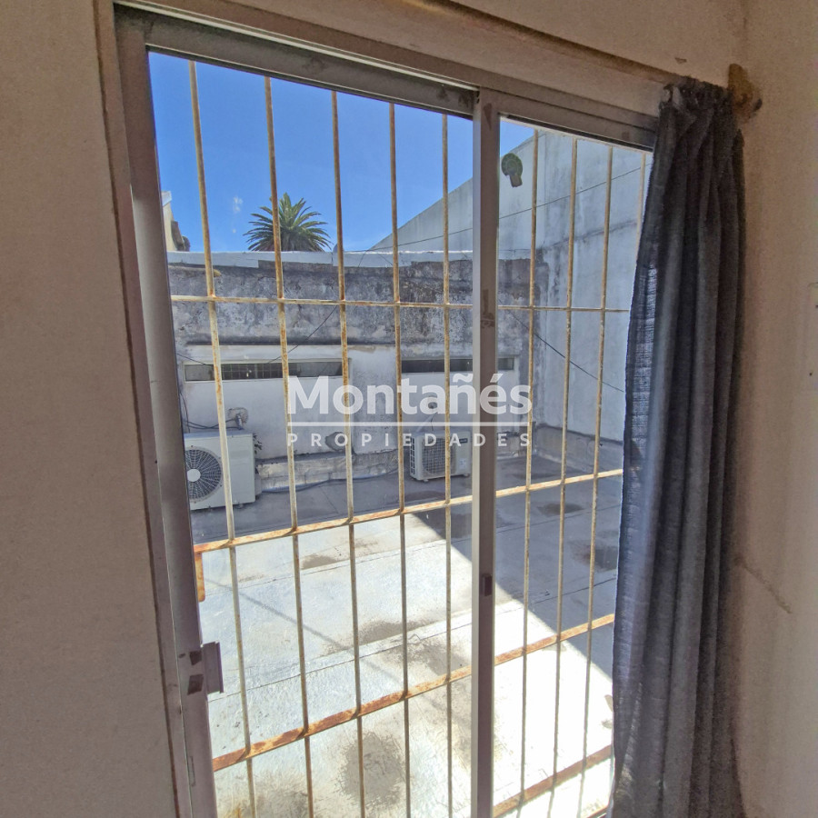 Local Comercial ID.10508 - Centro de Maldonado | Local Ideal para Potenciar tu Marca