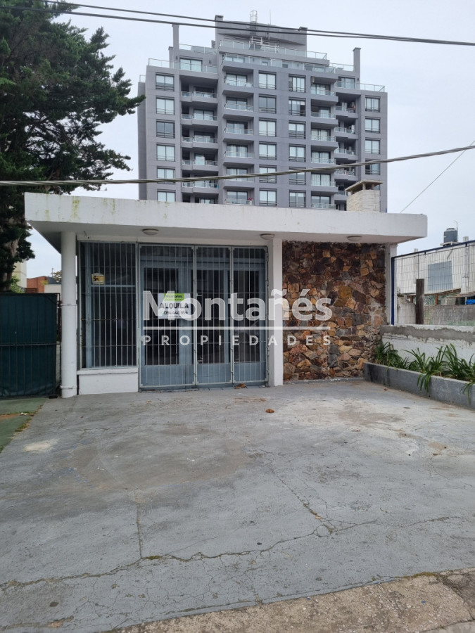 Local Comercial ID.10471 - Su Negocio, Pegado a la IMM. ¡95 m² Libres!