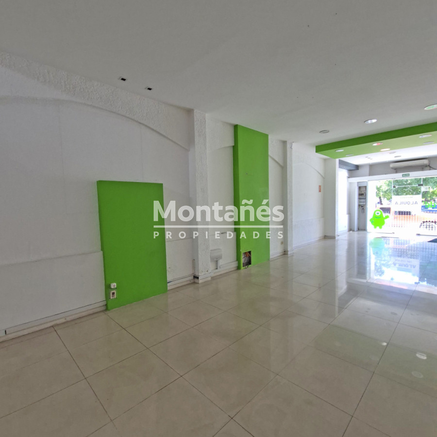 Local Comercial ID.10508 - Centro de Maldonado | Local Ideal para Potenciar tu Marca