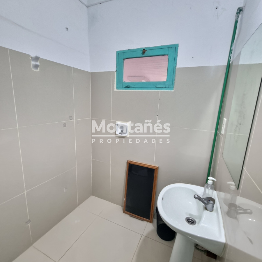 Local Comercial ID.10586 - 🚀 LOCAL COMERCIAL EN PEATONAL SARANDÍ - MÁXIMA EXPOSICIÓN