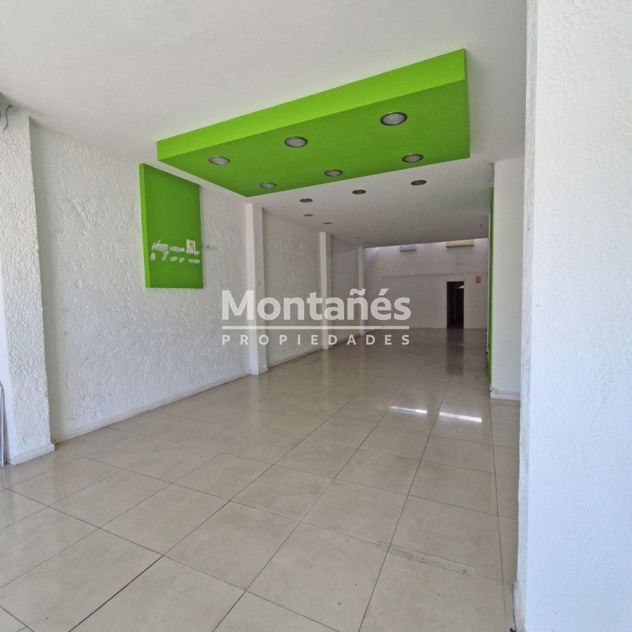 Local Comercial ID.10508 - Centro de Maldonado | Local Ideal para Potenciar tu Marca
